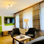 Und Berggasthof Tanzbuche 2*