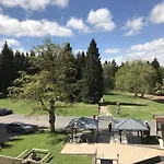 Und Berggasthof Tanzbuche ホテル 2*