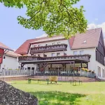 Und Berggasthof Tanzbuche 2*