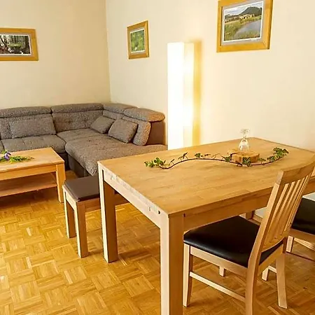 Hotel Und Berggasthof Tanzbuche 2*