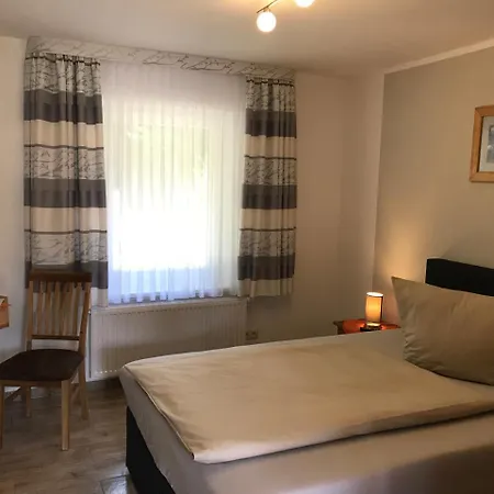 Und Berggasthof Tanzbuche Отель 2*