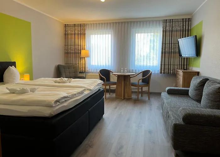 Und Berggasthof Tanzbuche Otel 2*