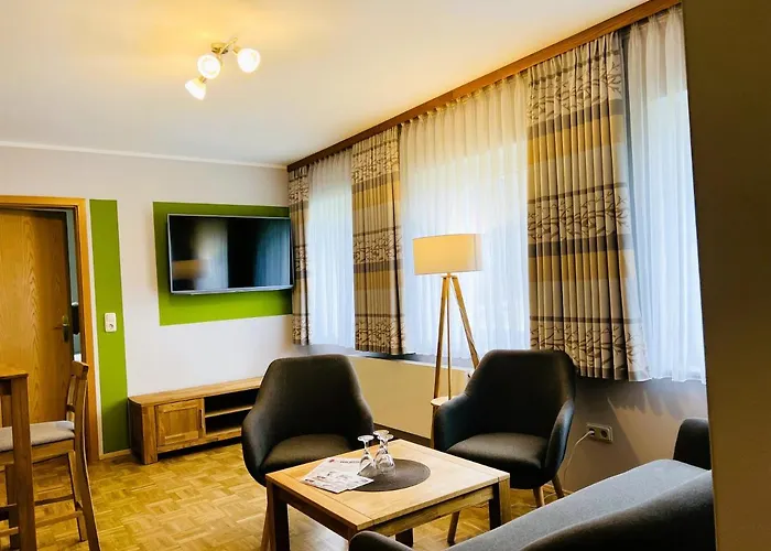 Und Berggasthof Tanzbuche 2*