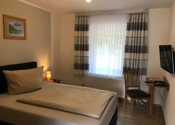 Und Berggasthof Tanzbuche 2*